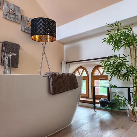 3-raum-kuschelnest Mit Privatsauna Und Whirlwanne *